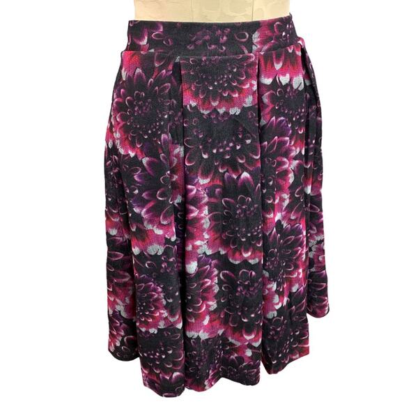 Size XS LulaRoe Madison Skirt Flare Purple Floral Pockets - Picture 1 of 8